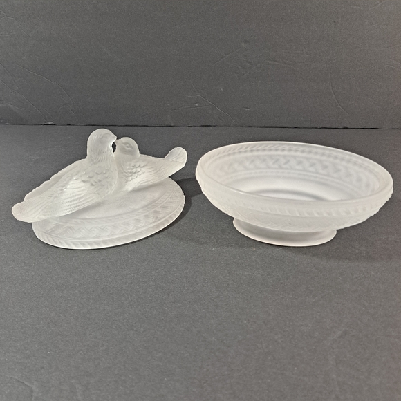 SOLD Vintage Clear Frosted Glass Dove Covered Dish Farmhouse Country Decor - Picture 4 of 13